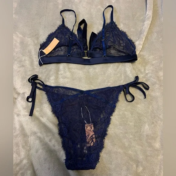 Mentionables Eyelash lace bow bralette and lacy side tie panty in navy XL - Picture 2 of 5